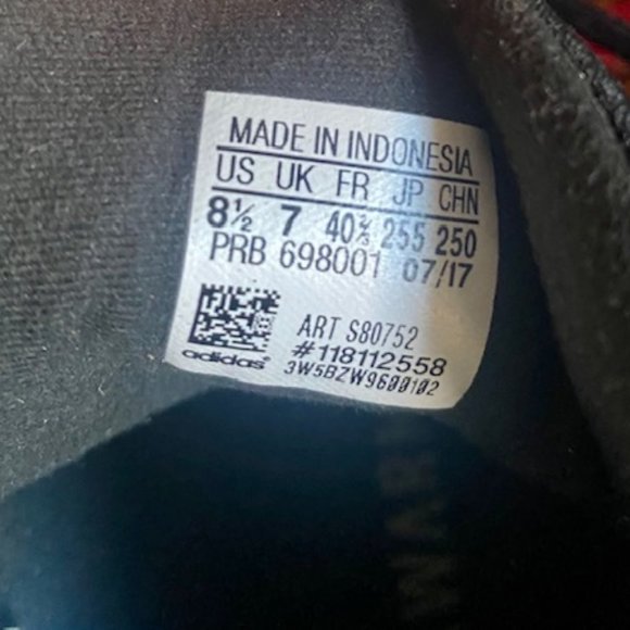 ADIDAS Climawarm Traxion boots - women's size 8.5 - black on black - Picture 5 of 9